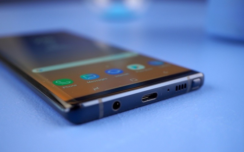 Cổng sạc tr&ecirc;n điện thoại Samsung Galaxy Note 9