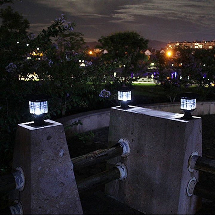 Combo 12 đèn năng lượng mặt trời trang trí trụ cổng sân vườn cầu thang 4
