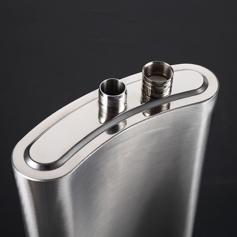 Bình inox cccp cao cấp 4,7l 158oz - tặng kèm bao da và phễu inox Bình inox cccp cao cấp 4,7l 158oz - tặng kèm bao da và phễu inox