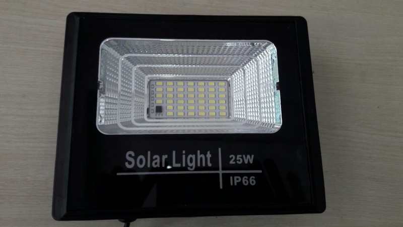 ĐÈN NĂNG LƯỢNG MẶT TRỜI  25W - 2