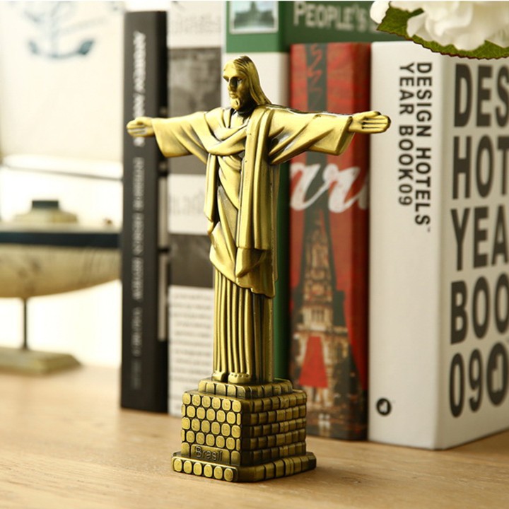 Mô hình chúa Jesu cao 18 cm Màu Vàng Rêu cung cấp bởi WinWinShop88 (Mã SP: M/H Chúa Jesu 18cm Vàng Rêu)