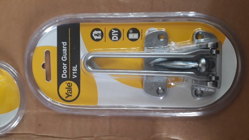 Chốt an toàn inox mờ Yale V18L