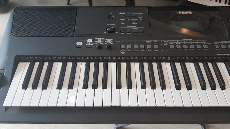 Đàn organ 76 phím chức năng chơi như piano điện - Yamaha EW410 mới
