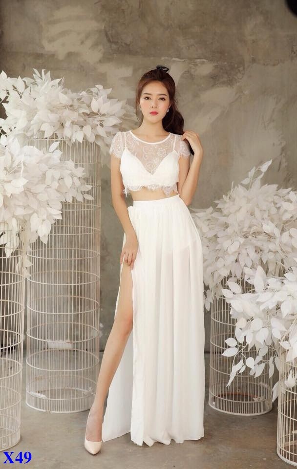 Set bộ áo croptop ren và chân váy maxi đỏ