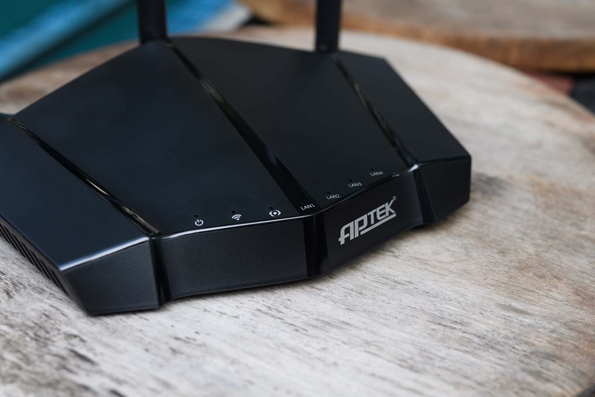 Thiết bị kích sóng, chống nhiễu wifi aptek n303hu