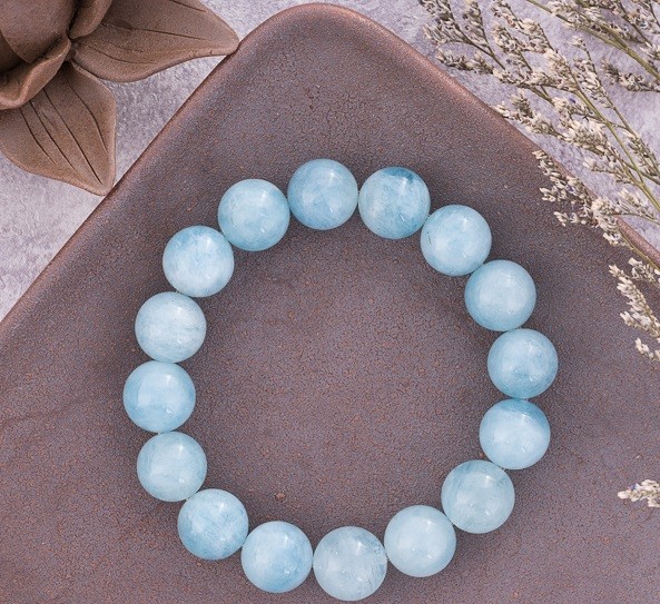 Vòng tay đá Aquamarine 12ly