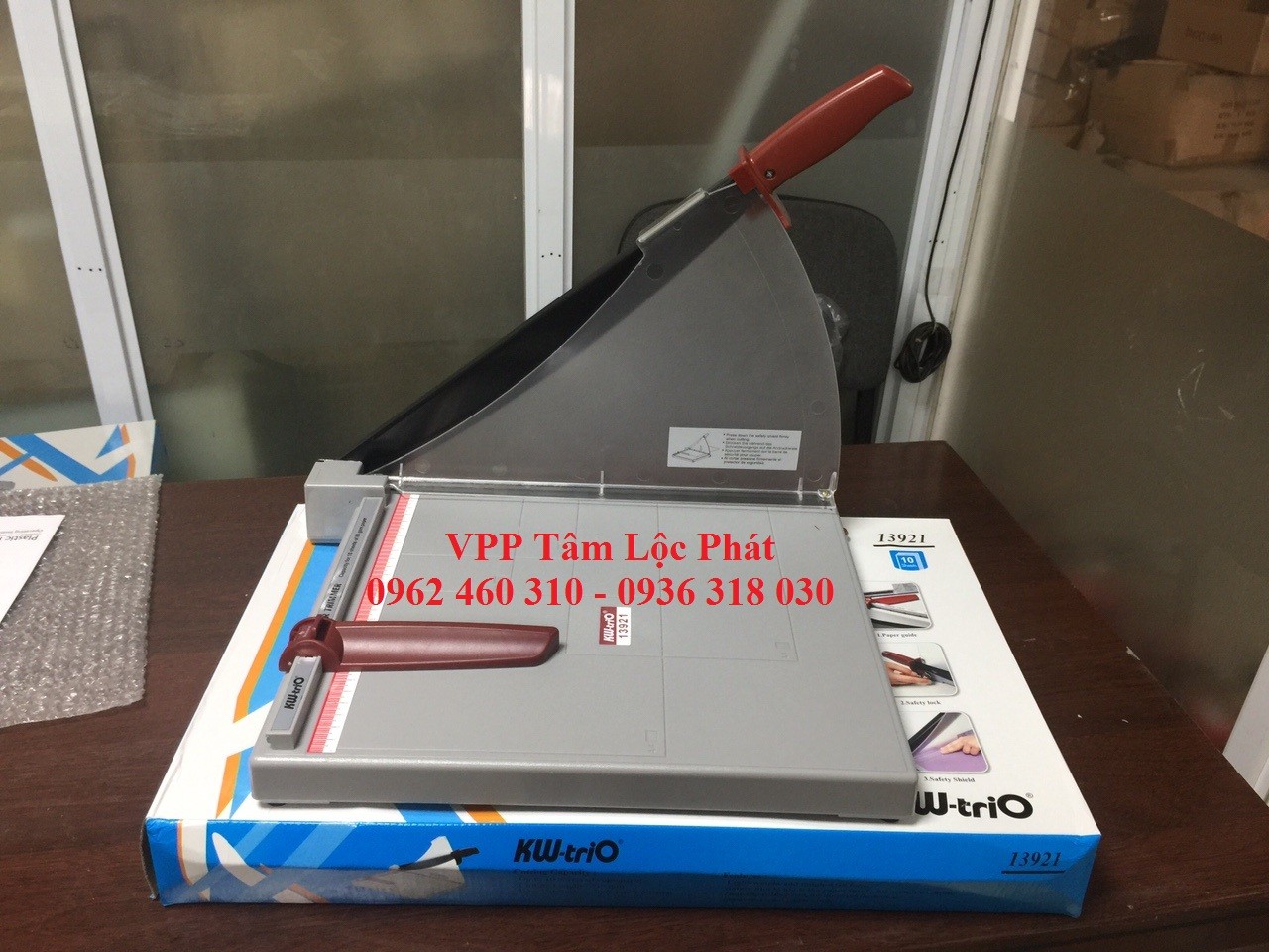 Bàn cắt giấy A4 KW TRIO 3921