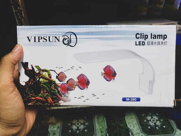 Đèn led kẹp 1 bên hồ cá thủy sinh vipsun m280 màu trắng hồ 30 đến 40cm