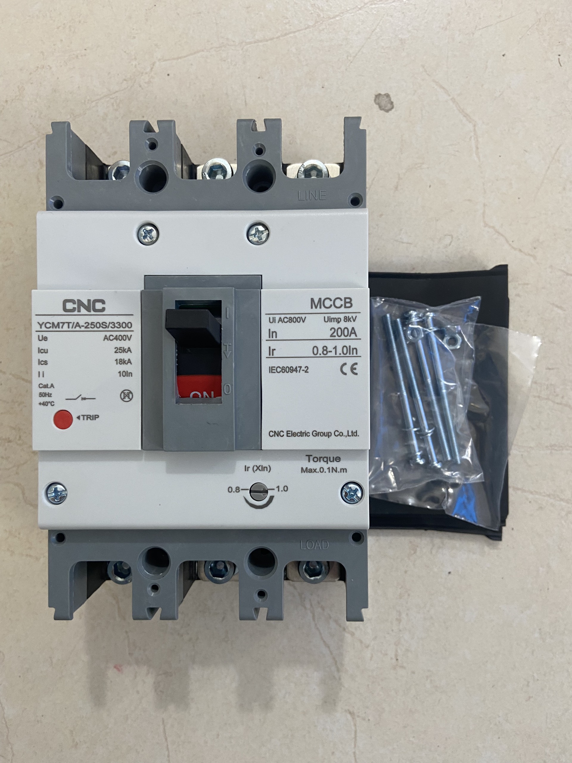 ATTOMAT 3P 200A có điều chỉnh dòng từ Lr *0.8 160A đến 200A (Mã SP: 4043_95235603)