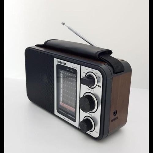 Đài radio usb toshiba ty-hru30 có cắm điện , chạy 2 pin đại