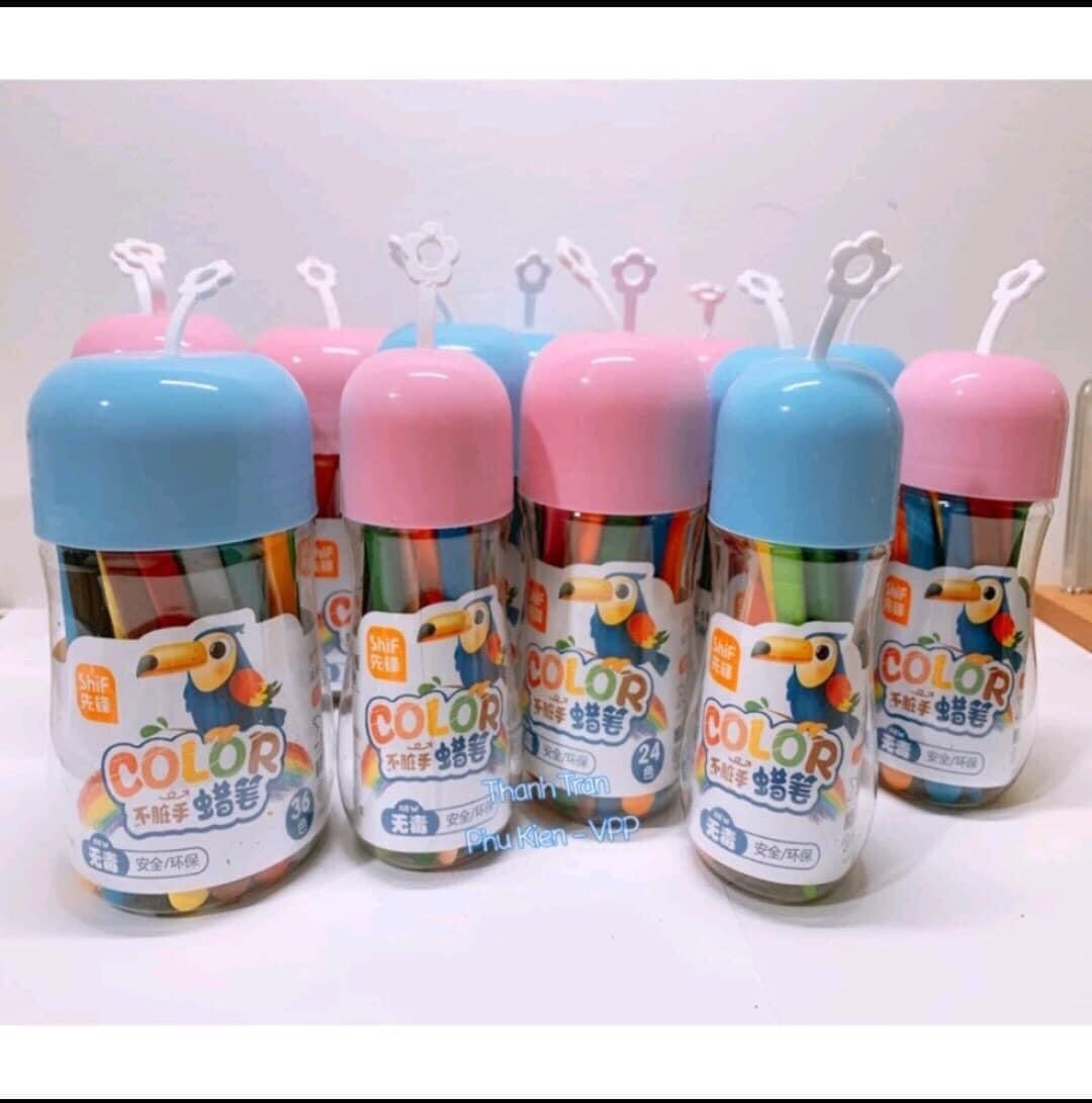 LỌ SÁP MÀU HỮU CƠ 18 CÂY 45k/hộp -Bút sáp màu hữu cơ được làm từ công nghệ tạo màu hữu cơ với thành phần 100 hữu cơ tự nhiên, an toàn cho bé.- Bút thiết kế có độ đàn hồi , dẻo dai tạo ra tính bền cho cây bút , giúp bút không bị gãy vụn hay bon (Mã SP: 2699_115321662)