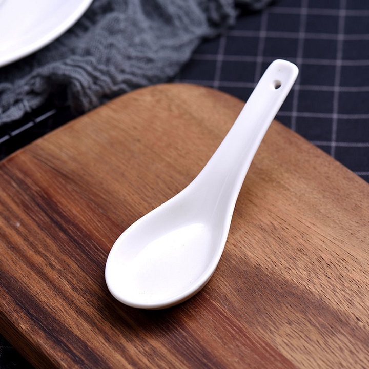 Muỗng ăn cơm, súp , cháo , yến độ dài 12.7cm chất liệu gốm sứ cao cấp (Mã SP: THÌA SỨ TRẮNG CAO CẤP)