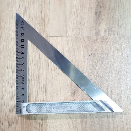 Thước Ê Ke Đo Độ Vuông Góc Dài 15cm Hình Tam Giác Đều (Mã SP: Thước Ê Ke Đo Độ Vuông Góc Dài 15cm Hình Tam)