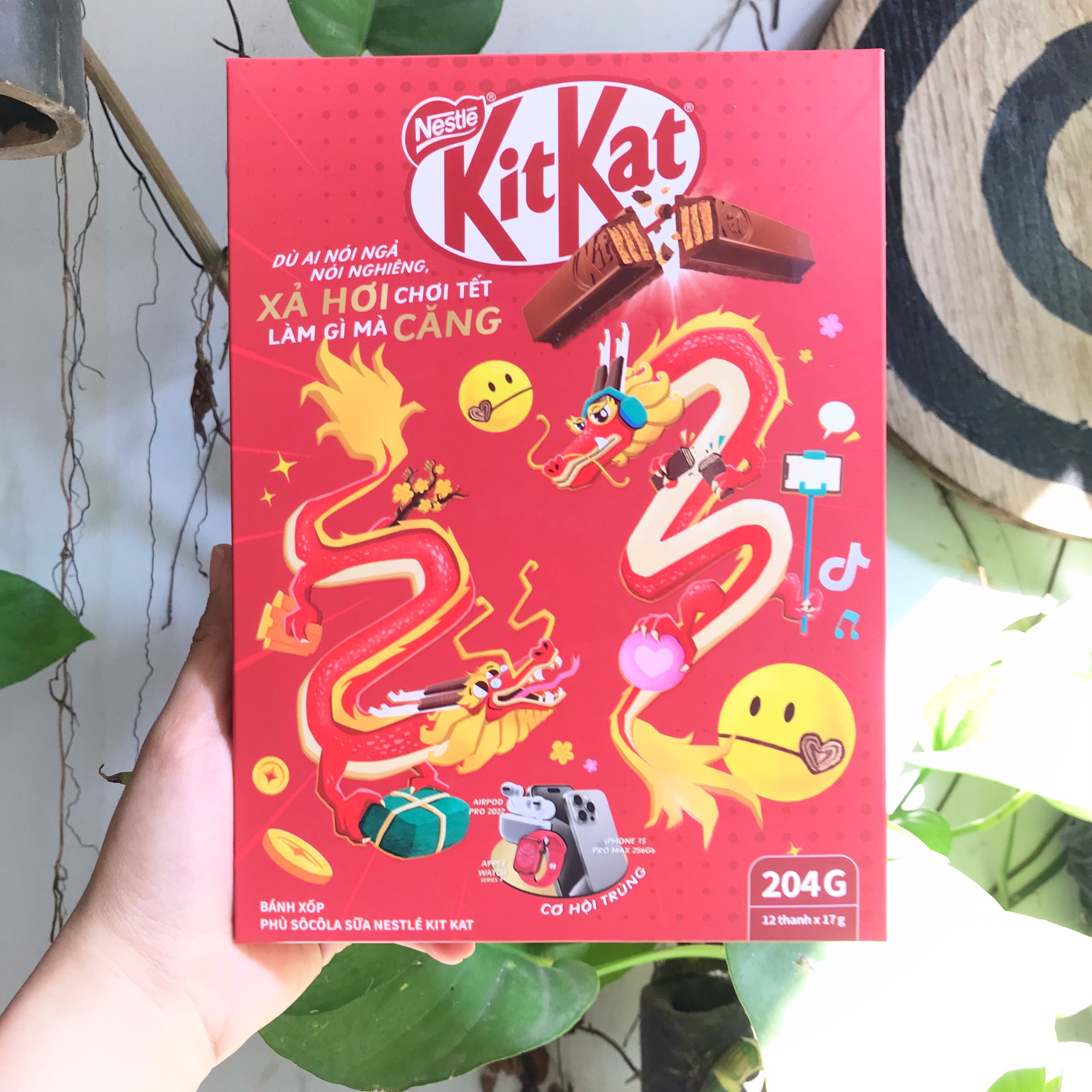 Sôcôla Nestlé KitKat Thái Lan Hộp Tết (Hộp 12 thanh x 17g-Lớn) (Mã SP: chocolate kitkat hộp tết lớn)