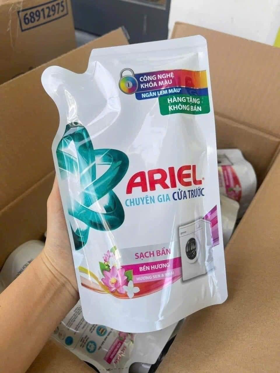 Nước giặt Ariel chuyên gia cửa trước hương sen nhài 330g 39k/túi Ưu điểm của nước giặt Ariel chuyên gia cửa trước hương sen nhài:Là dòng sản phẩm sản xuất với công thức chuyên biệt dành cho máy giặt cửa trước với công thức ít bọt, nước giặt A (Mã SP: 2608_116311767)