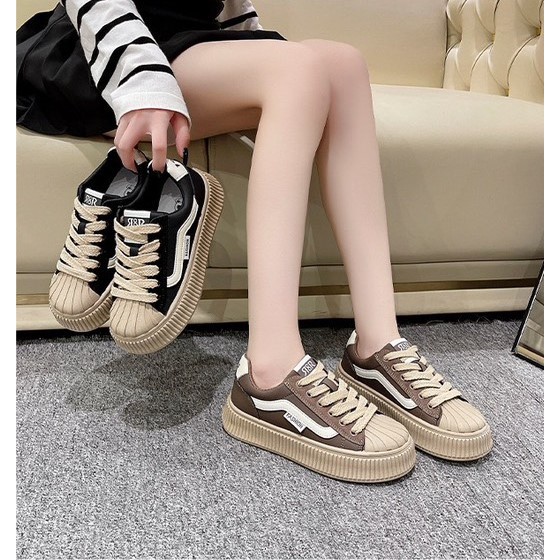Đẳng Cấp và Năng Động với Giày Nữ Sneaker Mẫu Mới - Mũi Sò Viền Sóng, Đế Cao 4.5cm - Sự Lựa Chọn Đa Năng cho Mọi Dịp! (Mã SP: adl-SKU297)