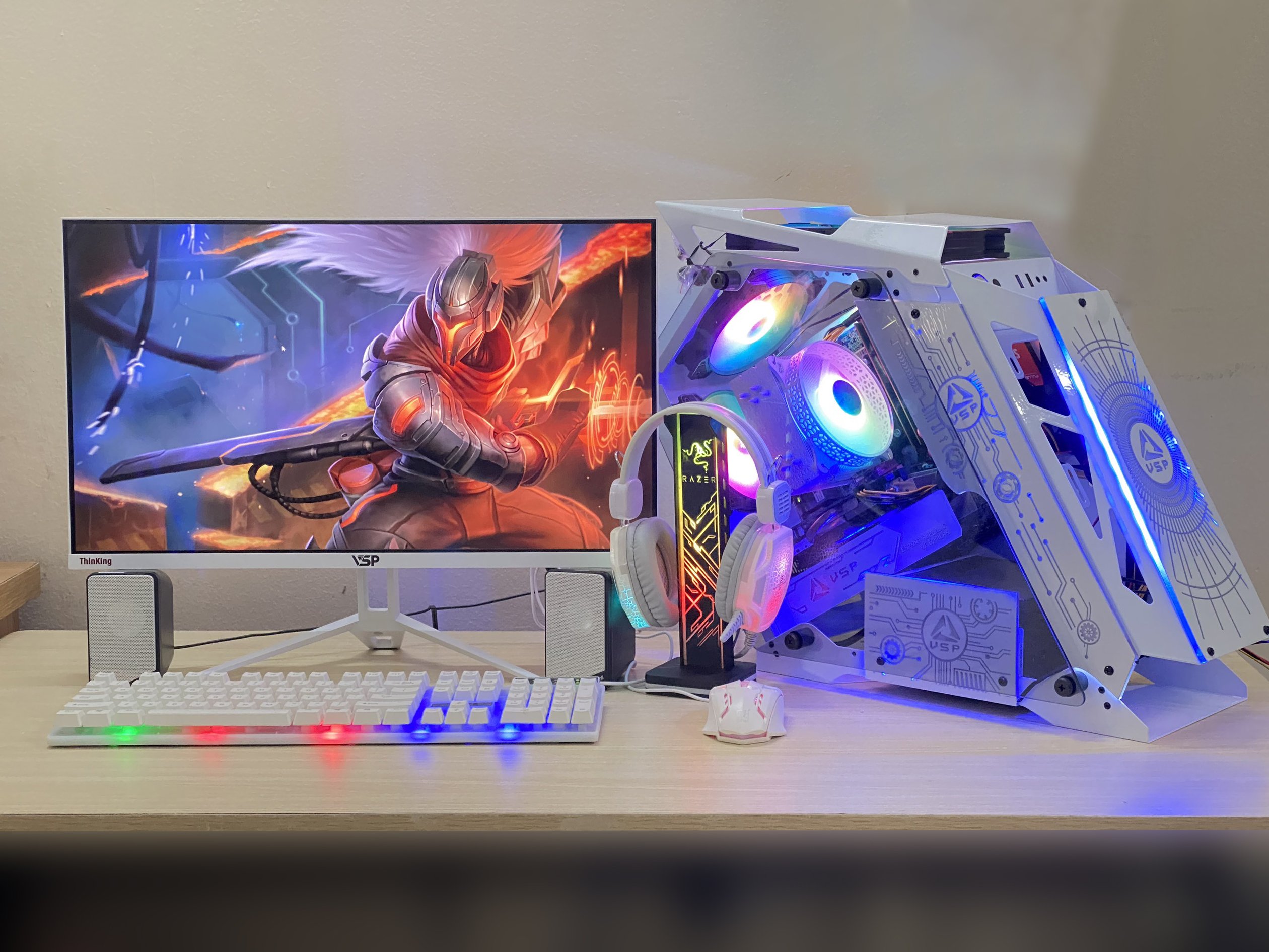 Full bộ PC ES1 KingDom chiến Game cực mượt (Thùng máy + Màn hình 24" + Phím chuột + Tai Nghe) (Mã SP: PC ES1 KingDom Full Trắng)