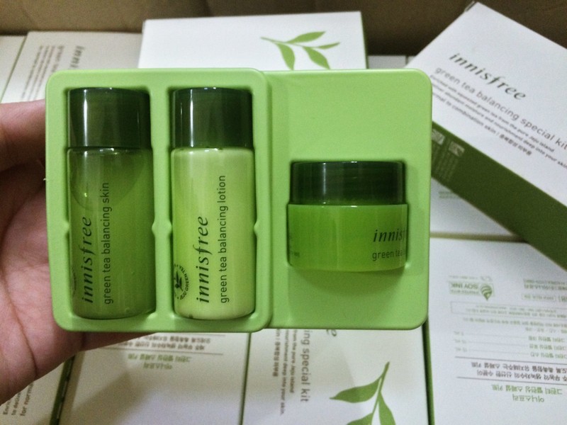 BỘ KIT DƯỠNG DA TRÀ XANH INNISFREE GREEN TEA BALANCING SPECIAL KIT 4