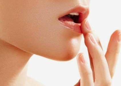 son dưỡng môi vaseline SON-DUONG-MOI-VASELINE-2.jpg