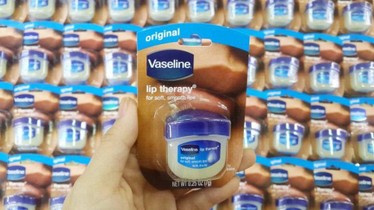son dưỡng môi vaseline SON-DUONG-MOI-VASELINE.jpg