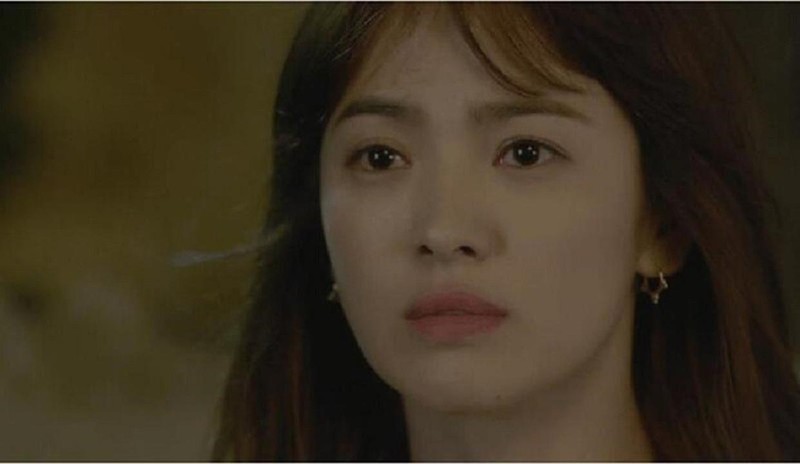 Bông tai Song Hye Kyo - Phim Hậu Duệ Mặt Trời