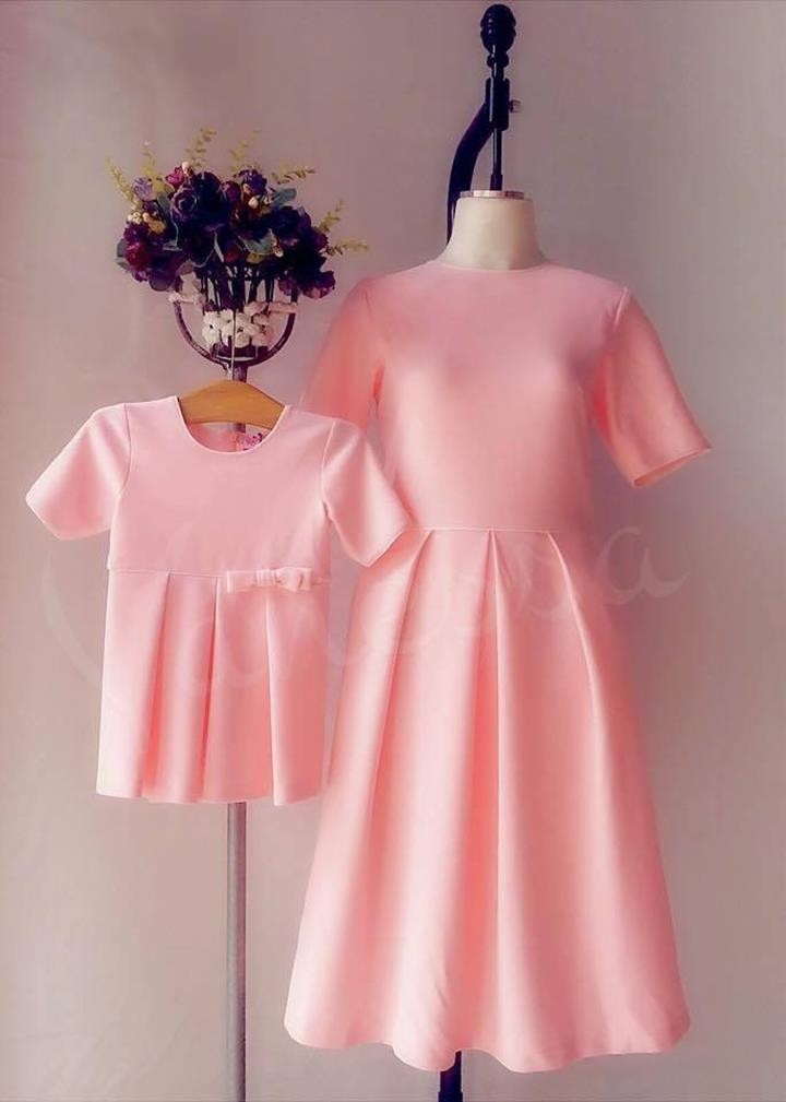 Thời trang mẹ và bé gái