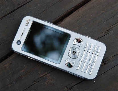 Sony Ericsson W890i 3