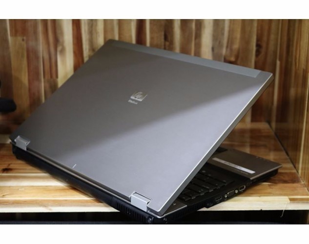 Laptop HP Workstation 17in 3.06ghz 4G SSD128 VGA Nvidia quadpro FX2700 4