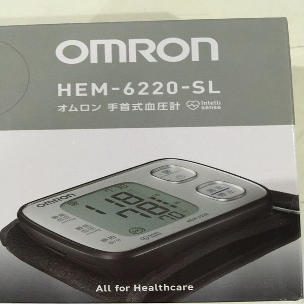 Máy đo huyết áp Omron HEM-6220-SL