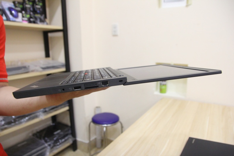Laptop Lonovo thinkpal X240 4G 320G huyền thoại bền bỉ 2