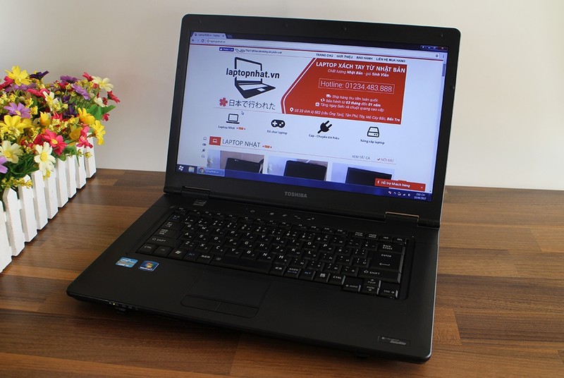Laptop Toshiba i5 8G 500G 15in Siêu phẩm 9
