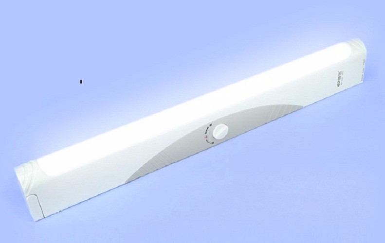 Đèn tích điện siêu sáng dạng đèn ống KM7650