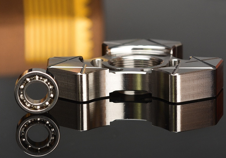 Con Quay Spinner Inox Bi Sứ 14