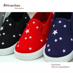 Giày trẻ em ngôi sao cho cả bé trai và gái