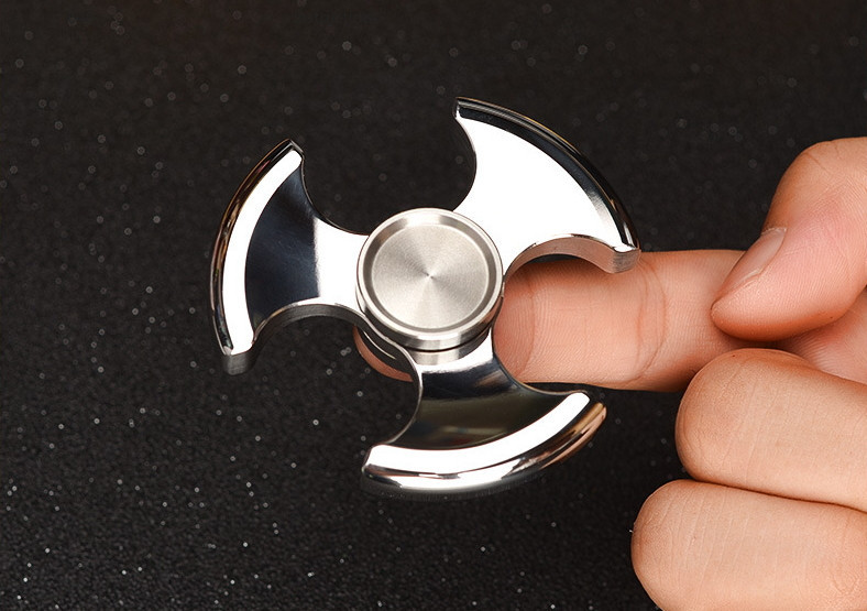 Con Quay Spinner Inox Bi Sứ 1