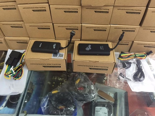 Thiết bị định vị cho oto, xe máy GPS tracker VIKOTECH 4