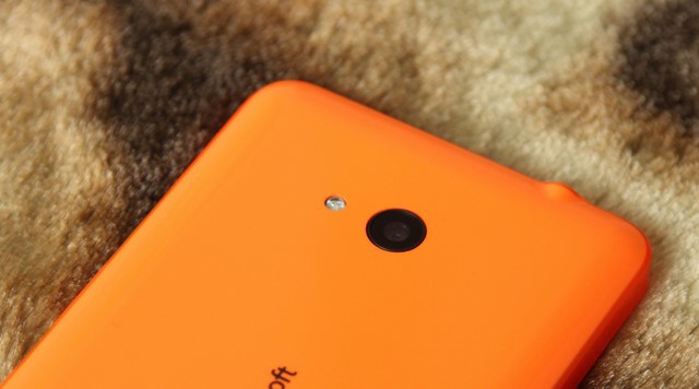 Camera sau không quá nổi bật