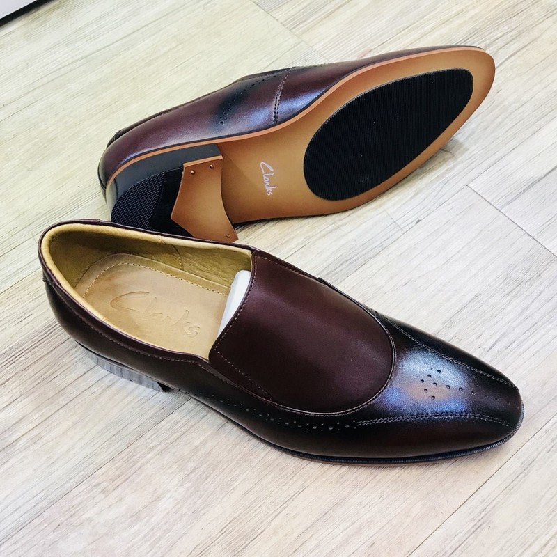 GIÀY TÂY NAM KHÔNG DÂY CLARKS NÂU 1