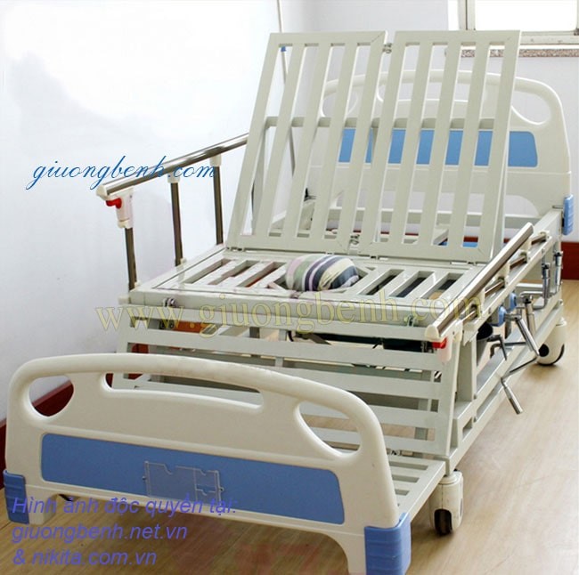 Giường bệnh nhân 4 tay quay DCN-04