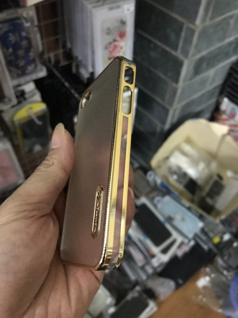 Ốp lưng Iphone 4 Nillkin