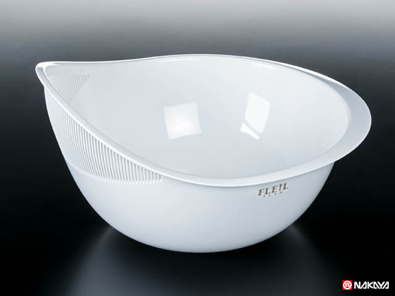 Chậu nhựa có lưới thoát nước màu trắng