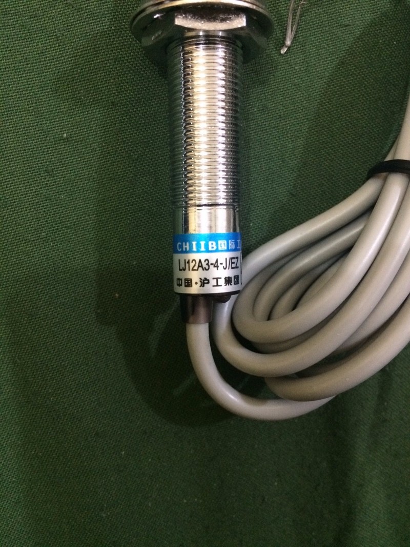 Cảm biến tiệm cận cảm biến tiệm cận LJ12A3 4 J EZ 2 dây 220V 2