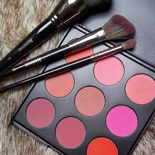 BẢNG PHẤN MÁ HỒNG 9 Ô MORPHE BLUSH PALETTE