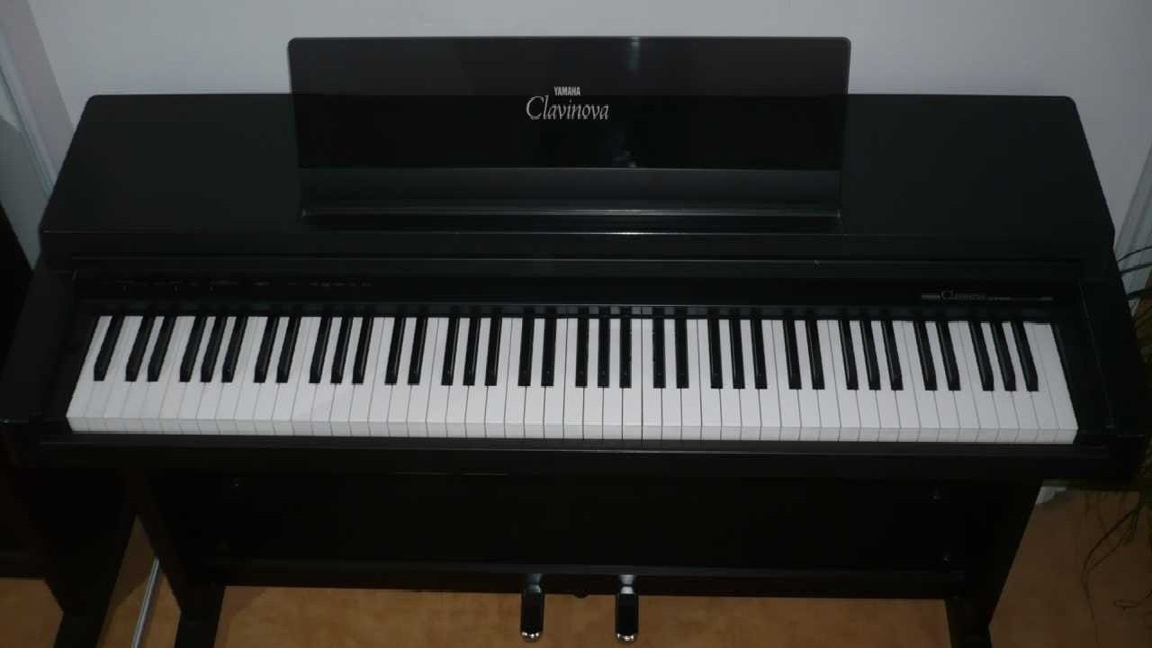 ĐÀN PIANO YAMAHA CLP-550 HÀNG CÓ SẴN