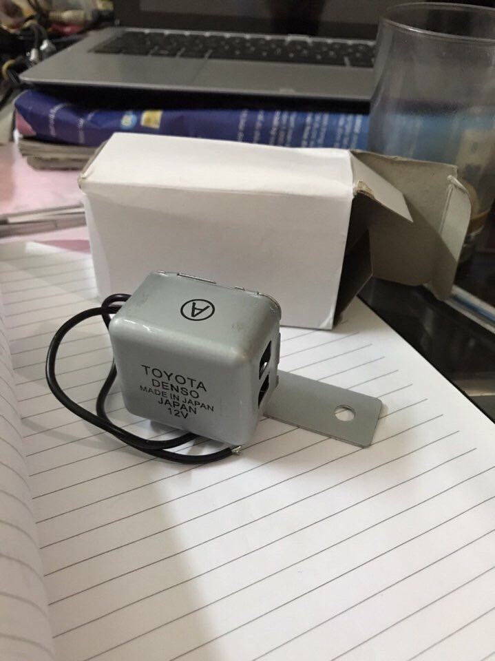 Còi xi nhan tín ton - 0184