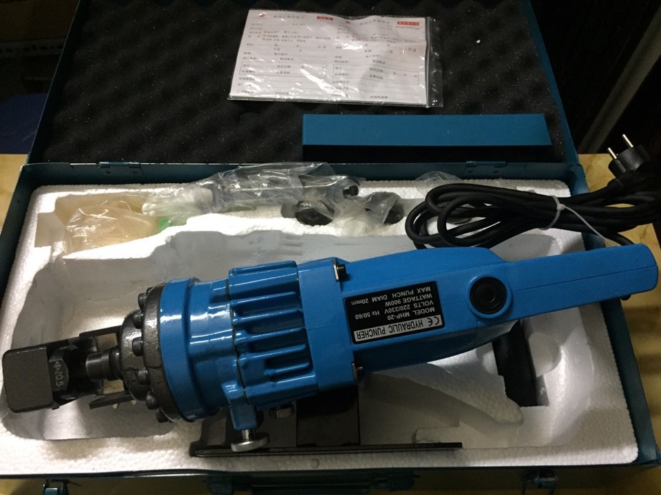 Máy đột lỗ  thủy lực  chạy điện cầm tay MHP20