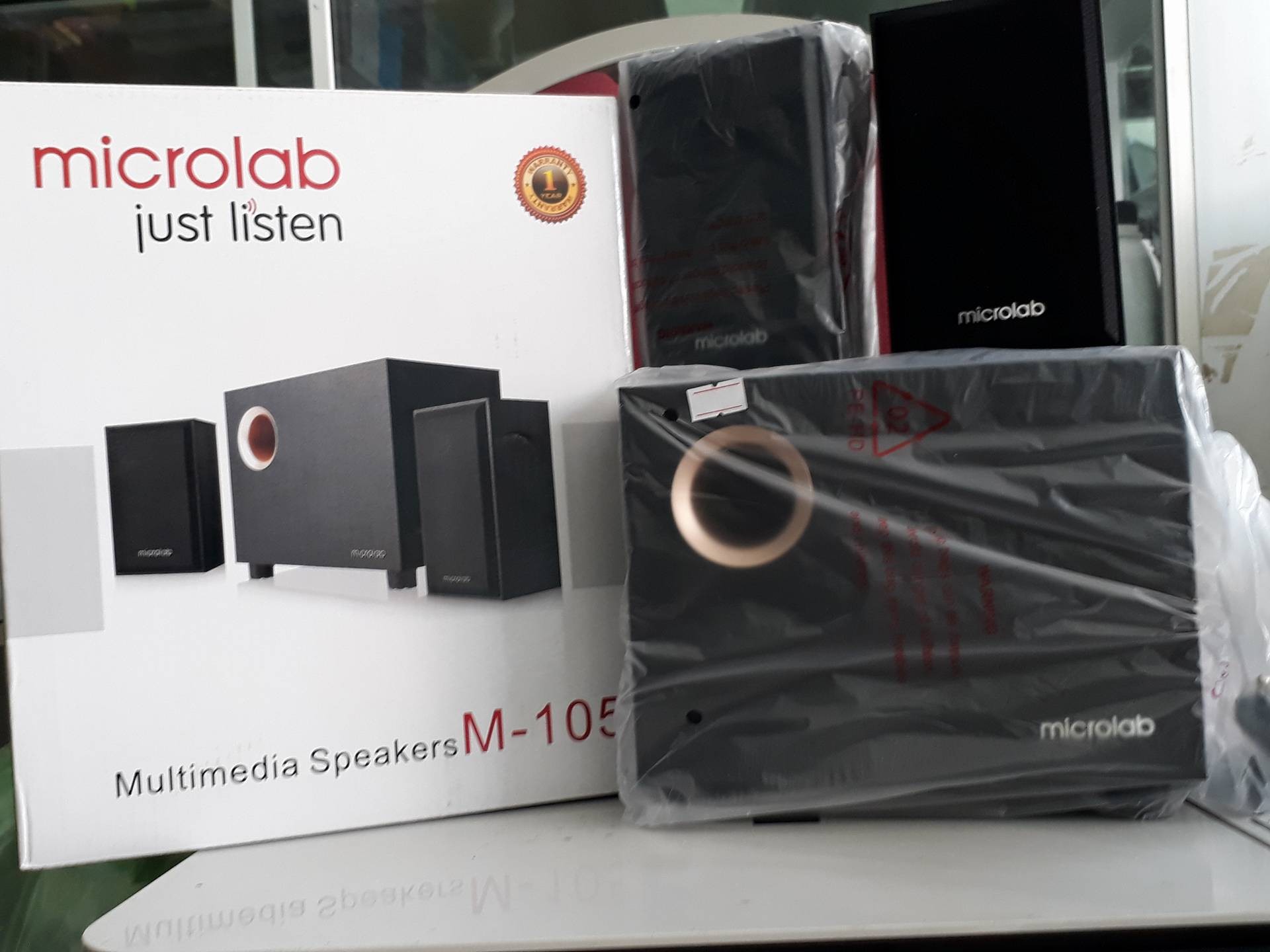 Loa MICROLAB M105 2.1