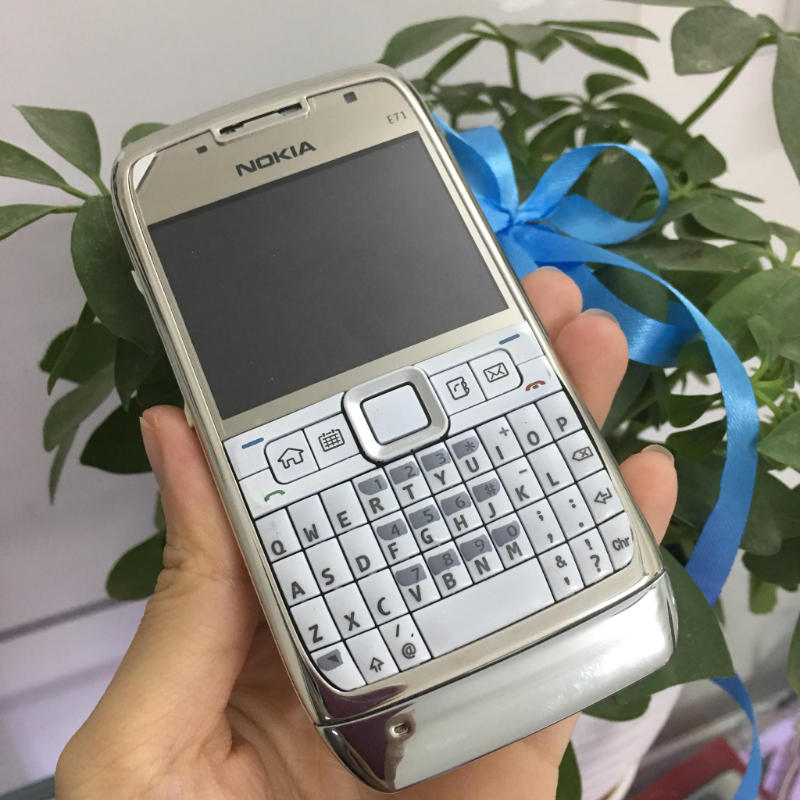 Bán điện thoại Nokia E71 chuẩn - giá rẻ - 1