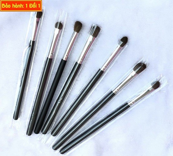 Dụng cụ trang điểm 7 món cho nữ