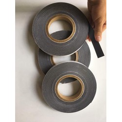 Cuộn nam châm dẻo 10m x 2cm x 1.5mm , một mặt có phủ băng keo hai mặt